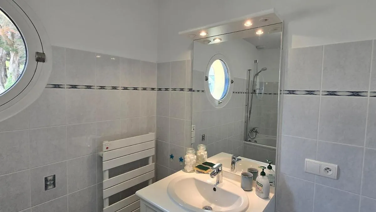 Вилла Maison Vue Mer Posto Home Крозон